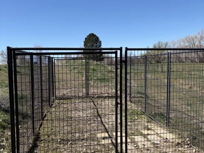 Dog Kennel/Dog Run