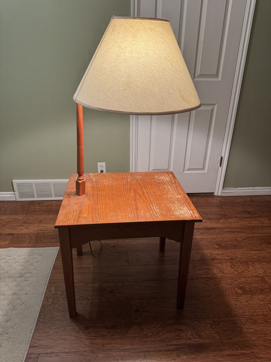Side Table With Lamp