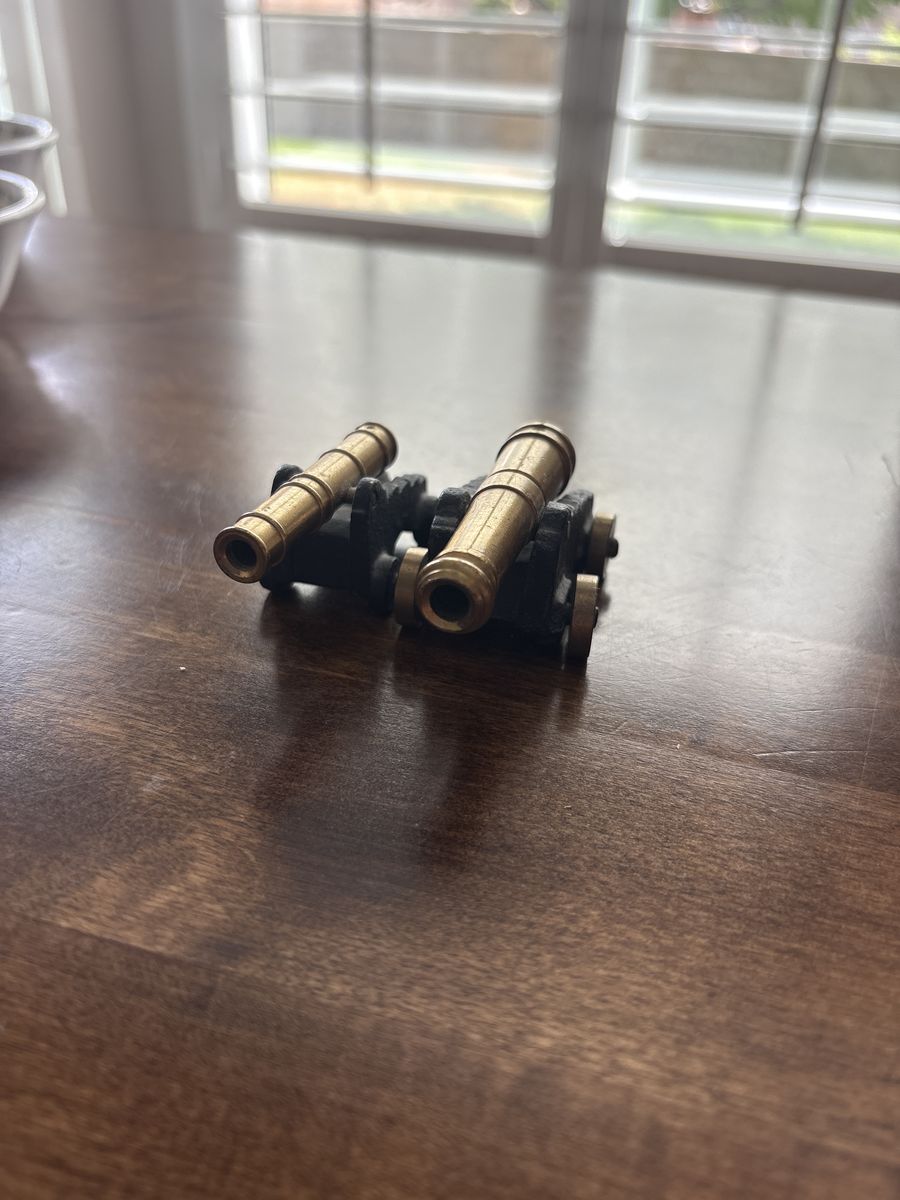 Movable toy cannons