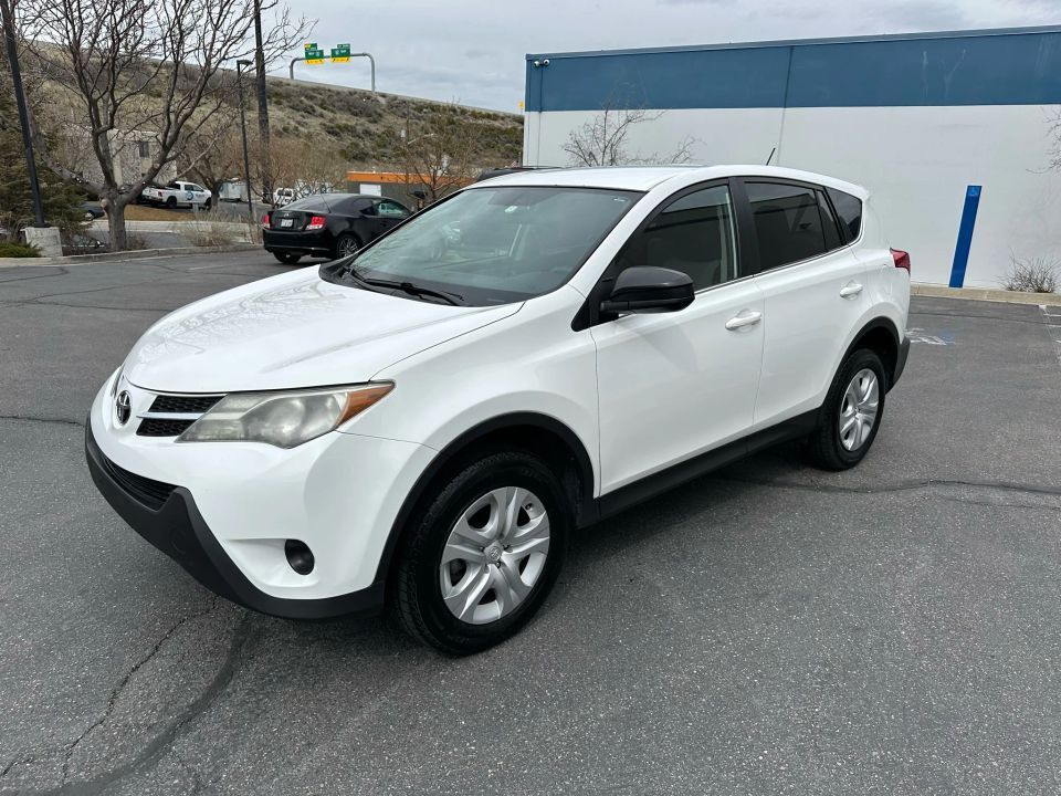 2015 TOYOTA RAV4 LE