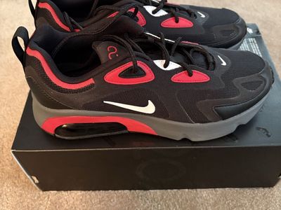 New Nike 200 Mens Size 8