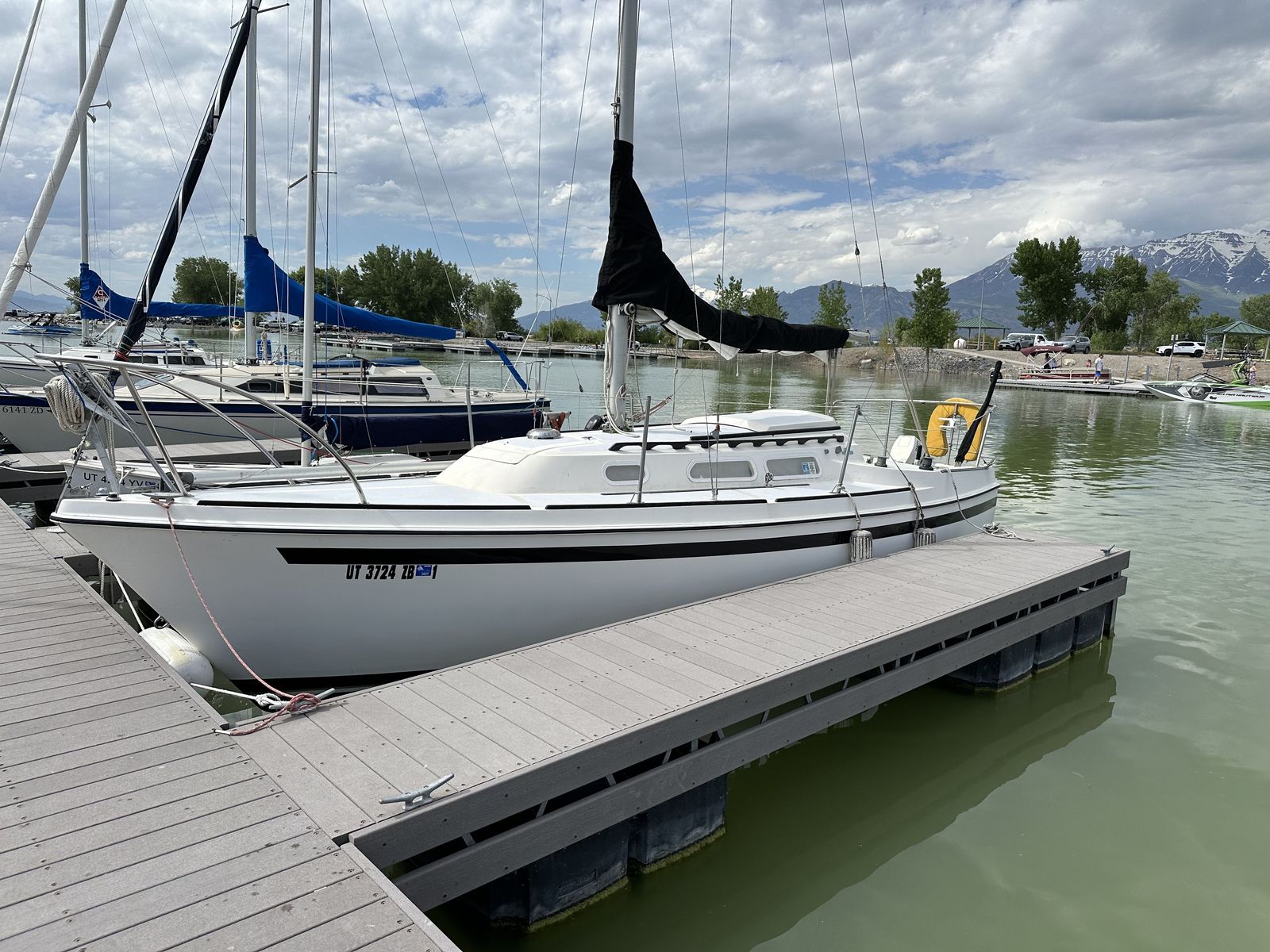 O'Day 25 Sailboat with Trailer