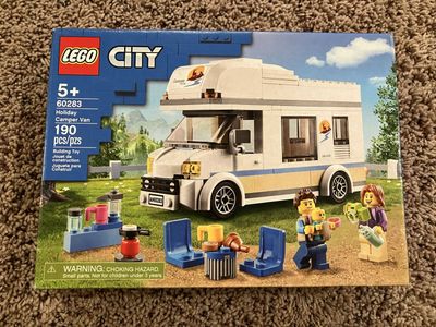 Lego City Holiday Van Camper 60283