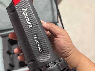 APUTURE Light Kit with stands