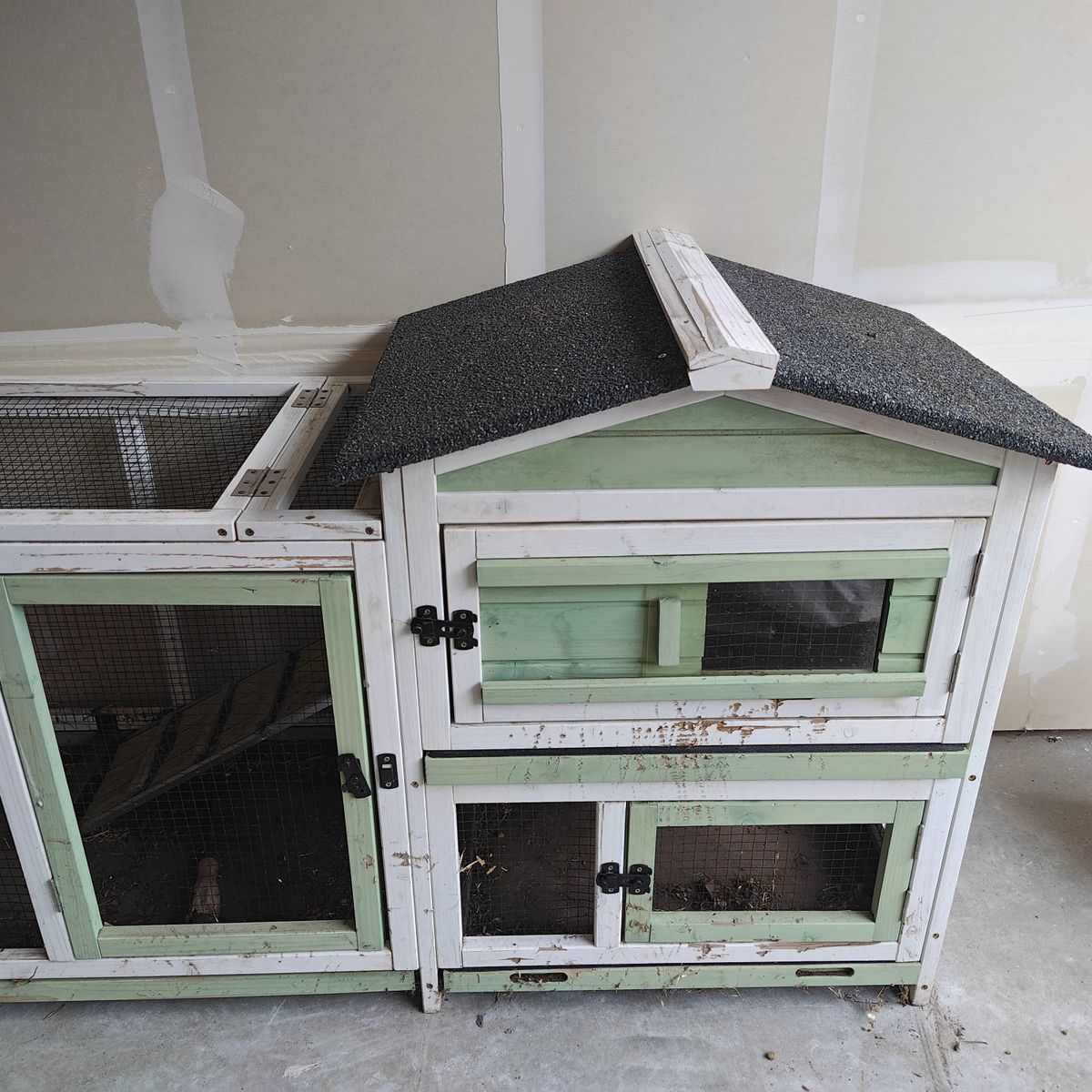 Main image 3