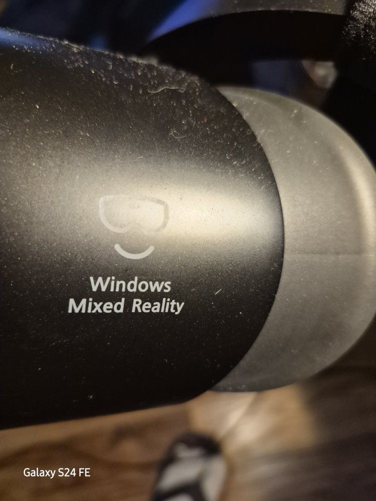 Samsung Gear VR with accessories