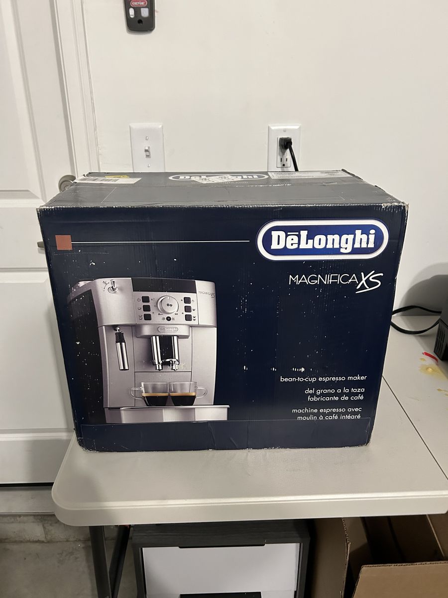 DeLonghi Magnifica XS espresso machine