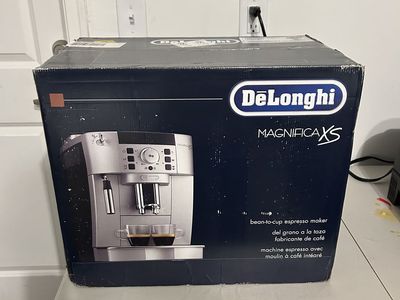 DeLonghi Magnifica XS espresso machine