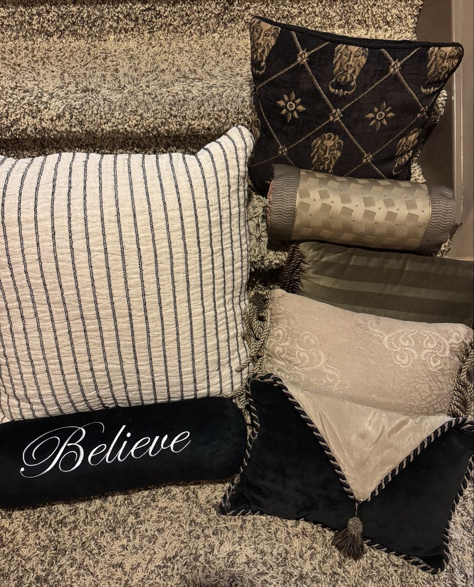 Home decor accent pillows