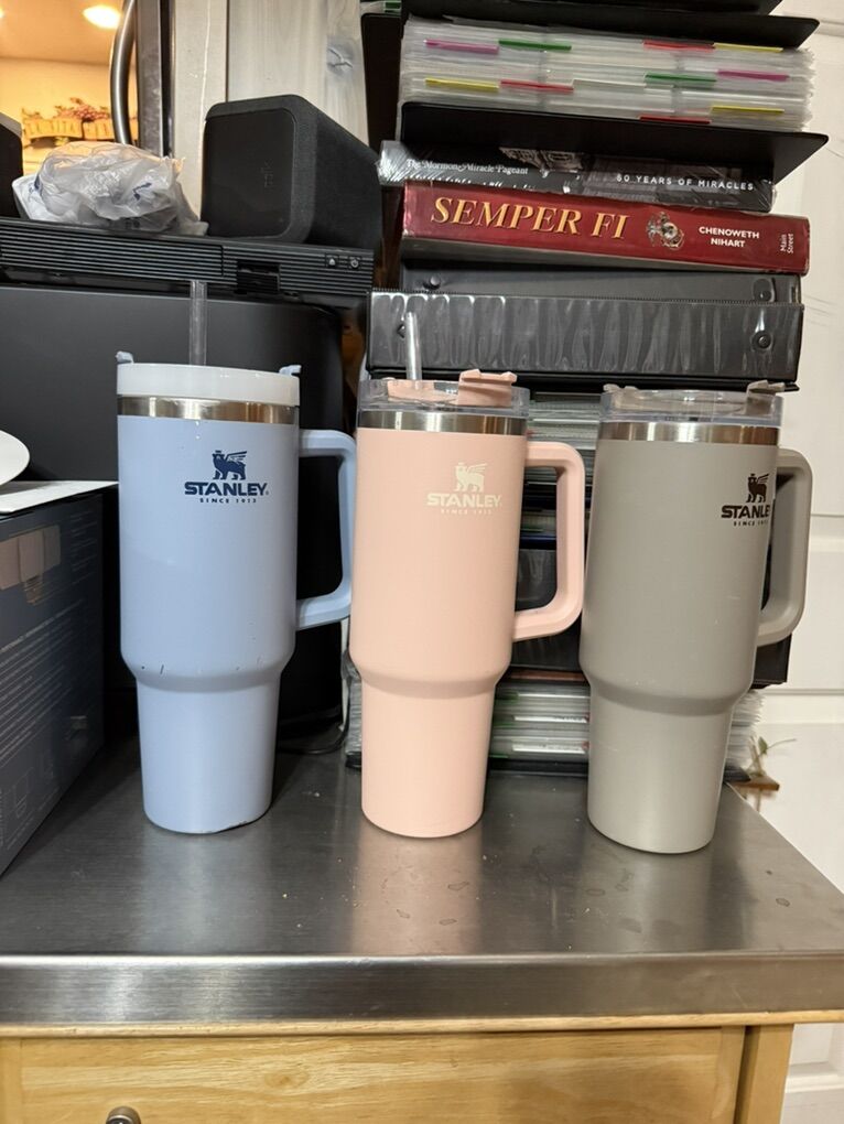 THE QUENCHER H2.0 FLOWSTATE™ TUMBLER | 40 OZ