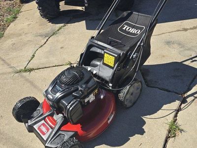 Toro Self Propelled lawn mower w Briggs Power!