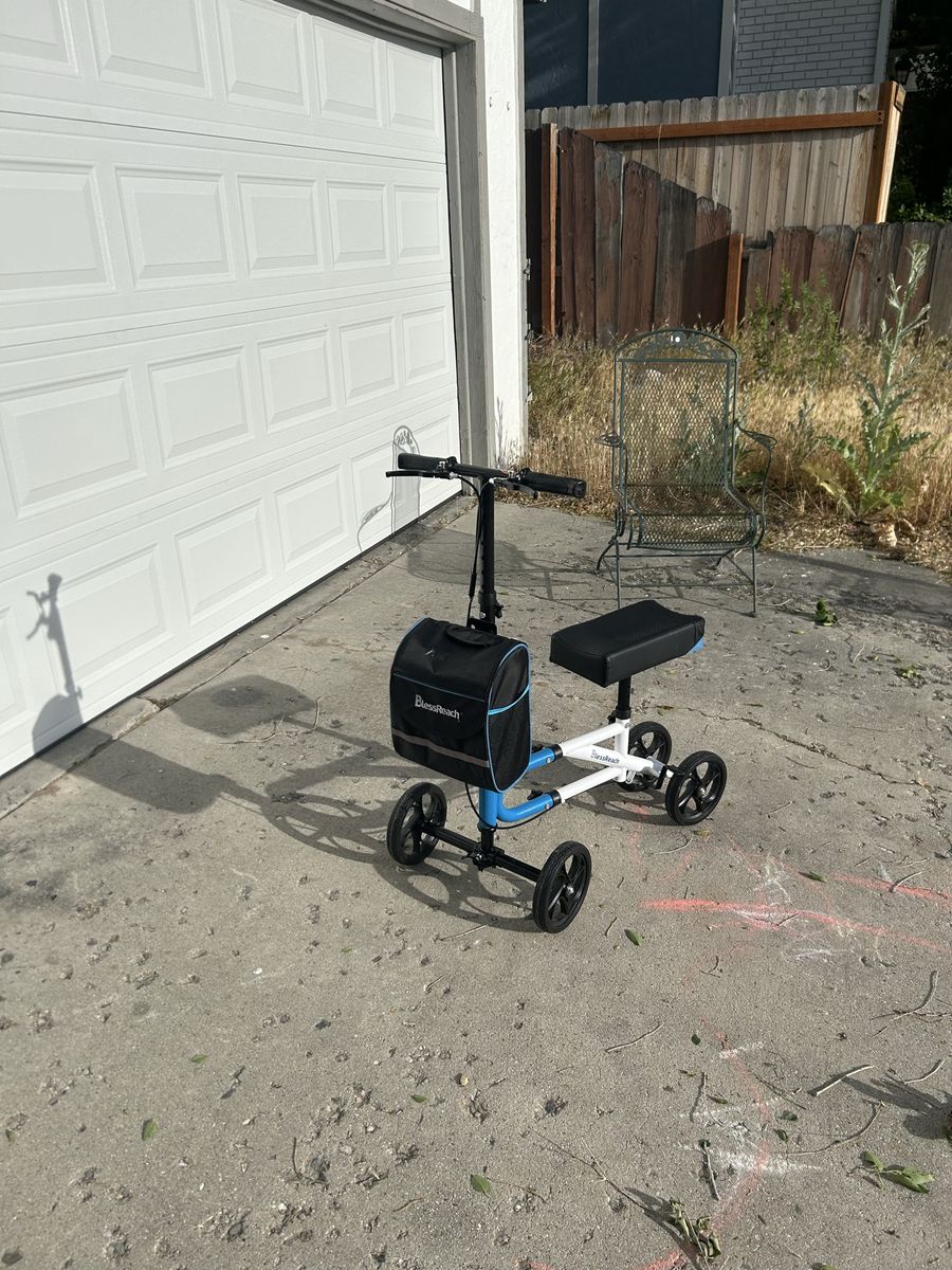 KneeRover Economy Knee Scooter Crutch Alternative w/ Basket - White/Blue, Good Condition