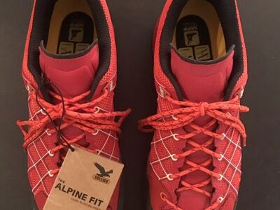 NOS Salewa Wildfire Approach Shoes SZ 10.5