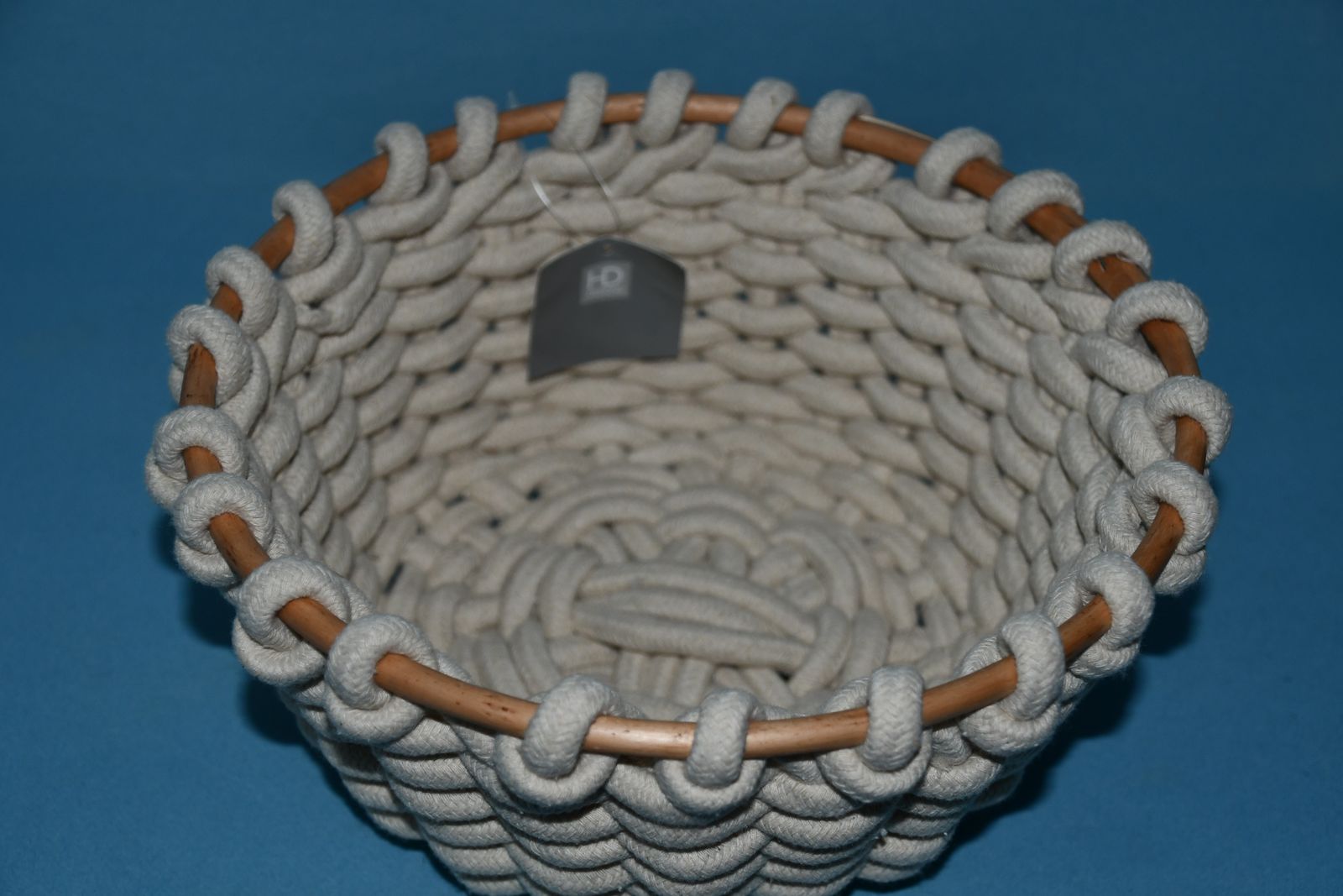 NWT ~ CREAM ROPE BASKET ~ HEIGHT 6" ~ DIAMETER 12" ~ VERY NICE ~ QUALITY!