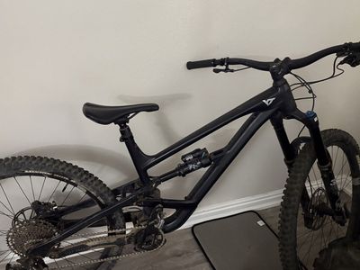 YT Capra mullet mountain bike