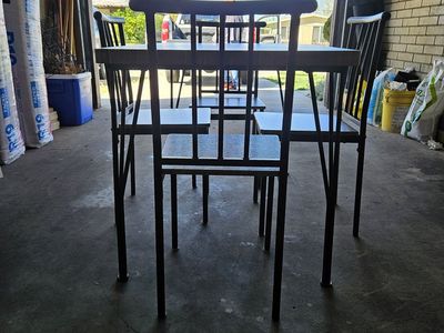 Kitchen table n chairs