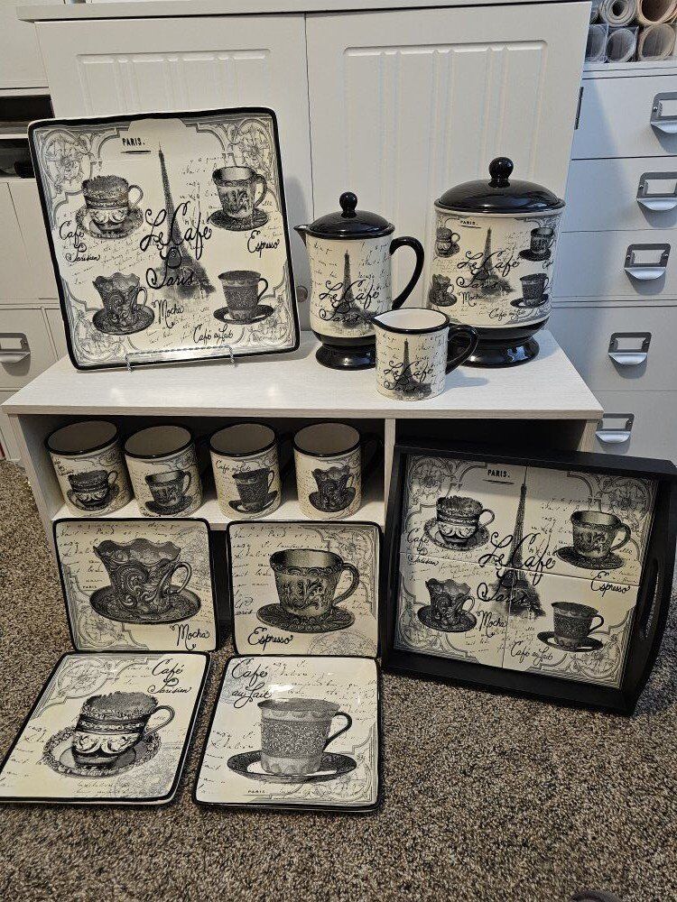13 Piece Cafe Paris Tea/ Coffee Set