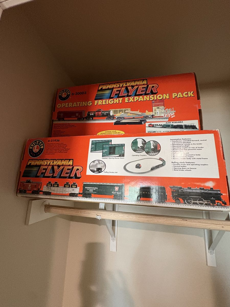 Lionel Pennsylvania Flyer O-Gauge Model Train Set & Expansion Pack - Vintage Collectible