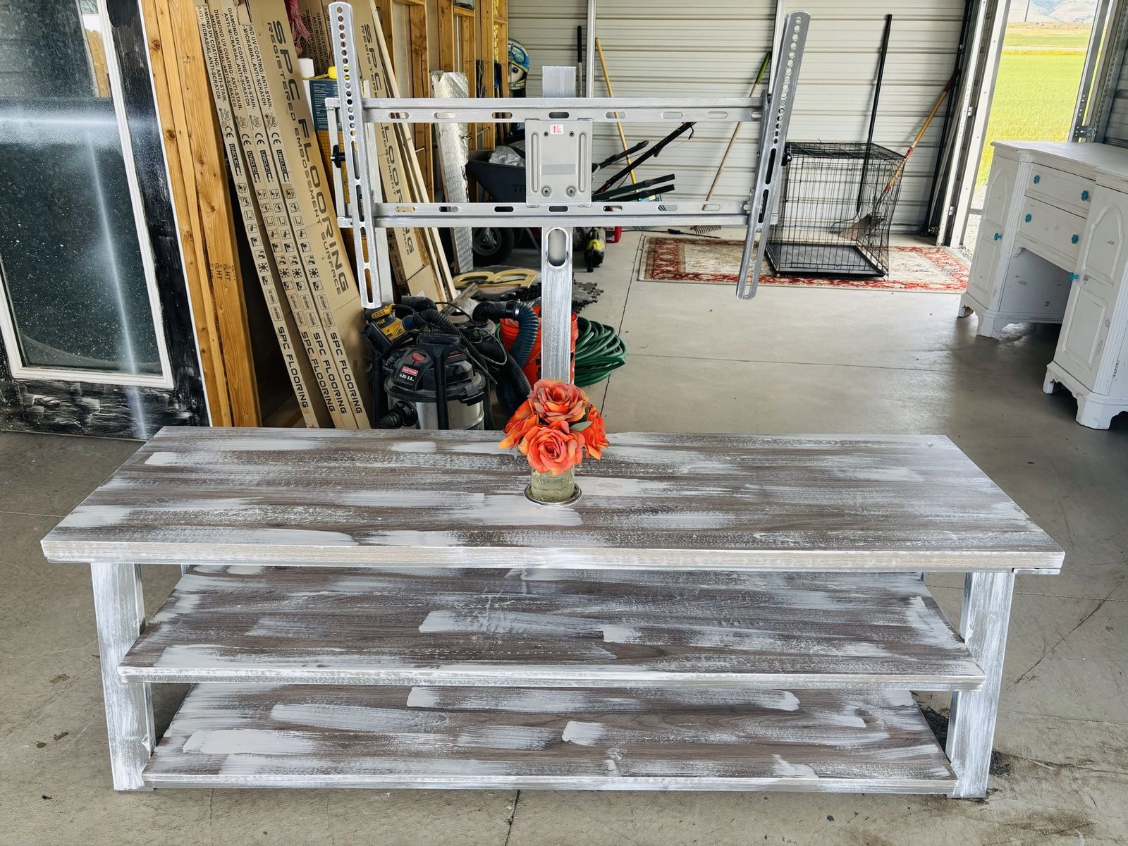 Tv stand