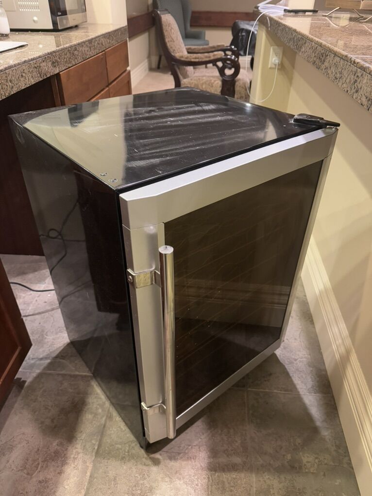 Wine Cooler With Owners Manual