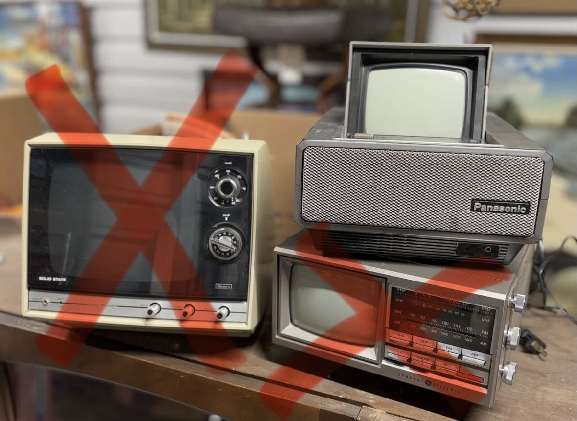 Vintage portable CRT TV’s. Some w radios. Rad retro decorations Antique televisions