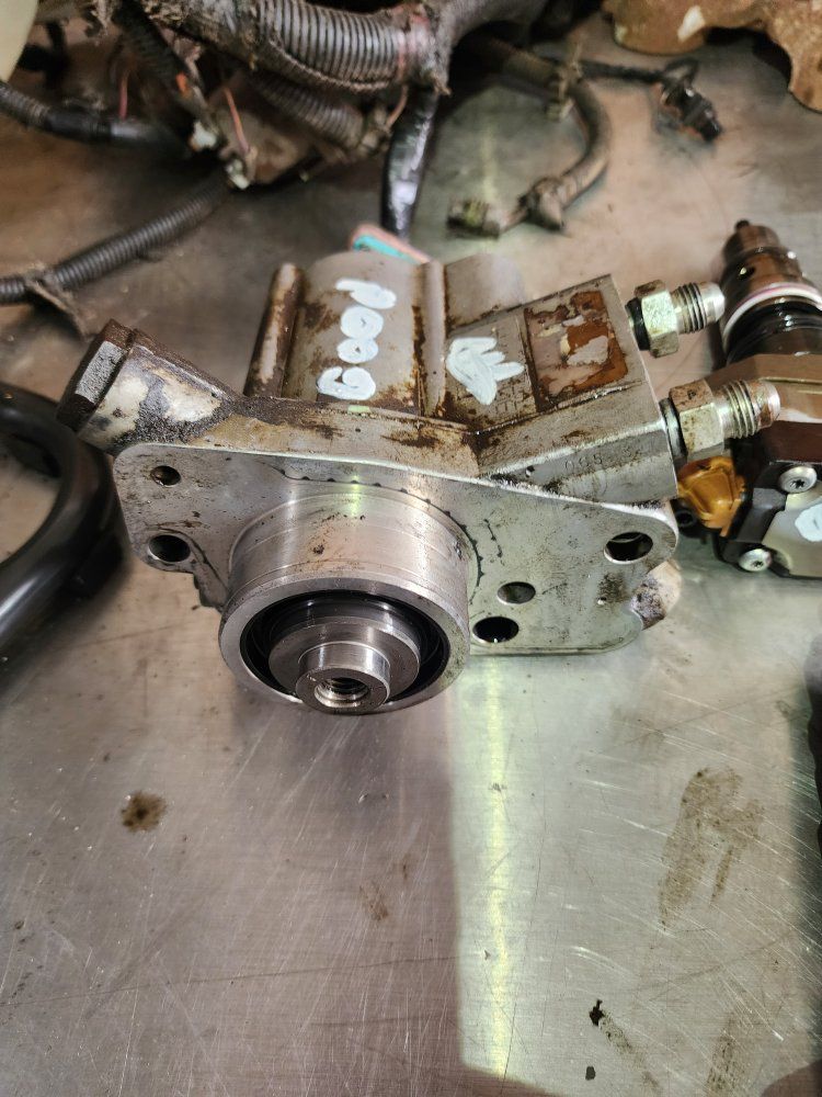 2002 Ford 7.3 L Powerstroke
High Pressure Oil Pump