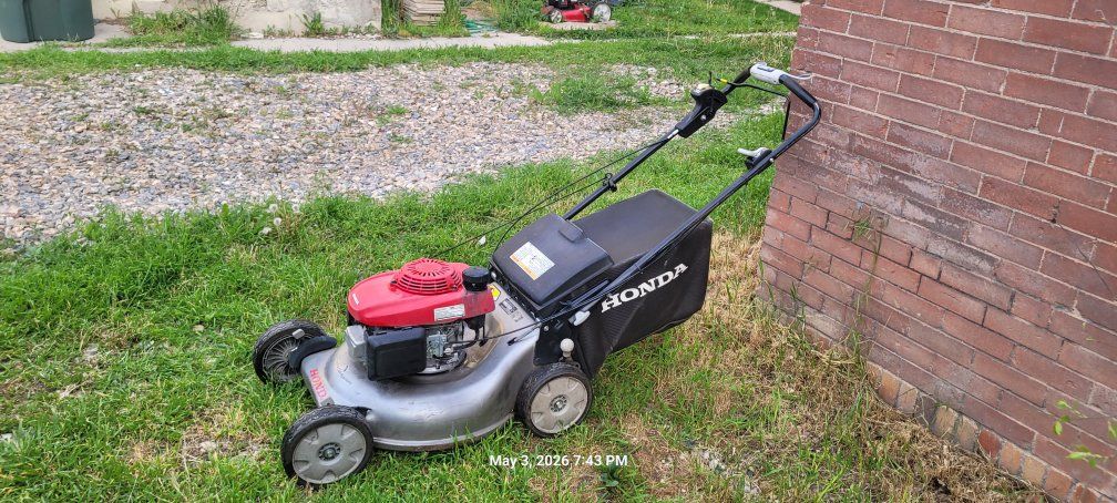 Honda lawn mower self propelled.
