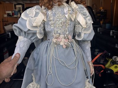 Rare Thelma Resek limited edition porcelain doll 105/600 in good condition