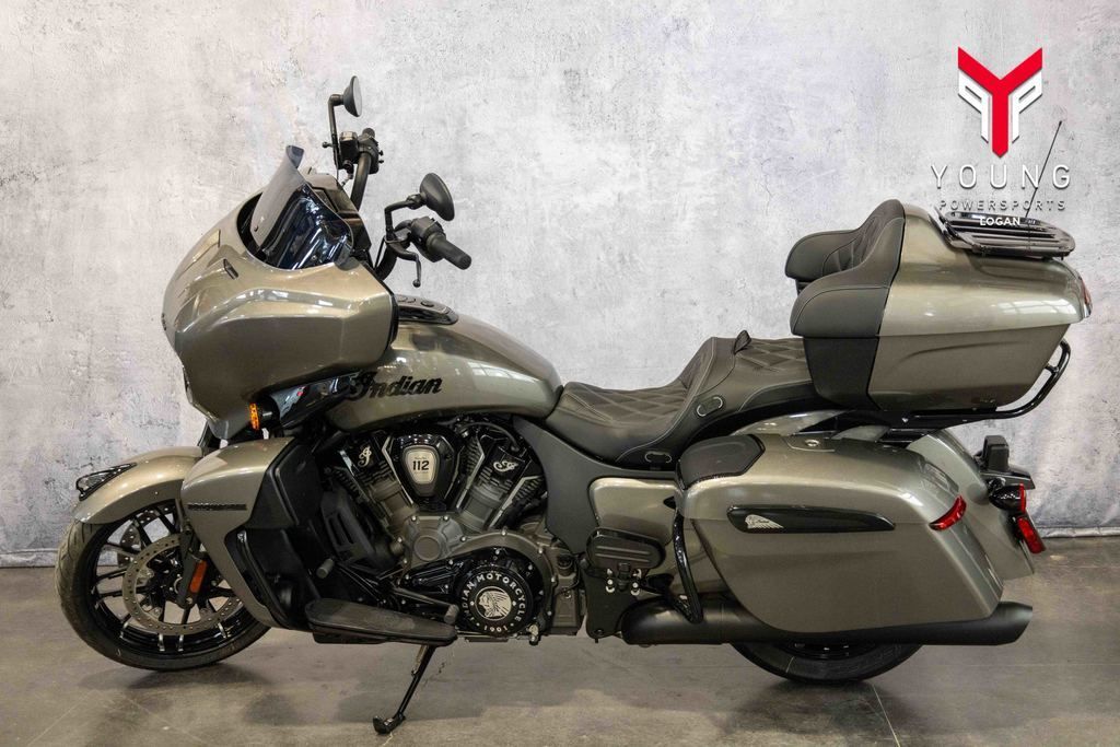 2026 Indian Motorcycle® Roadmaster® PowerPlus Dark Horse® 112 Heavy Metal