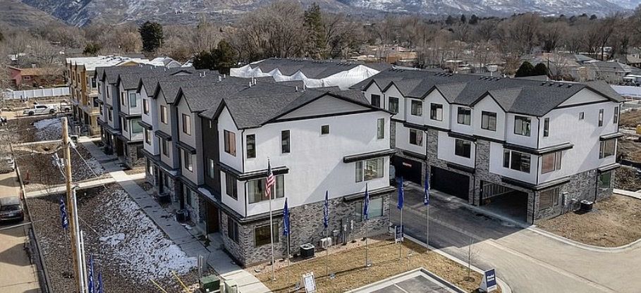 4 bed 3 bath townhome for rent