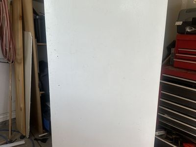Frigidaire Stand up Garage Freezer