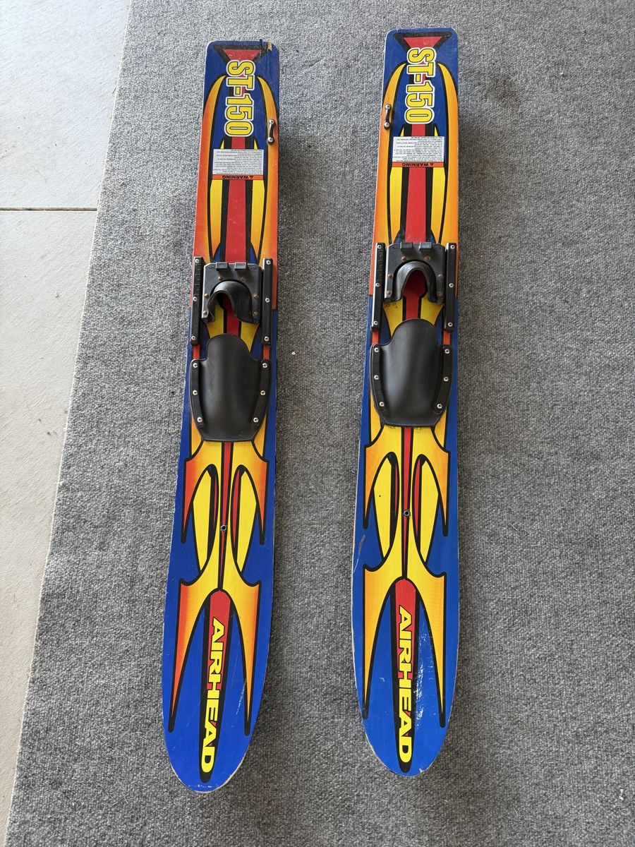 Kids trainer water skis Airhead ST-150 Water Skis - Blue/Yellow/Red
