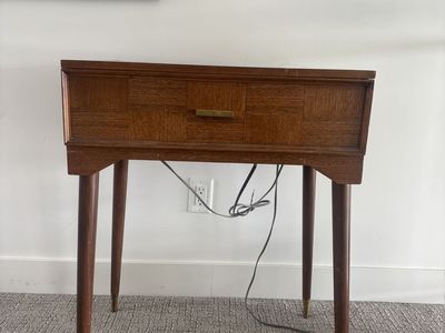 Vintage Singer Sewing Machine Model 603 w Cabinet