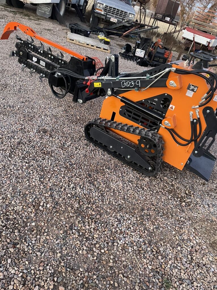 Package (new)  Mini skidsteers/attachments