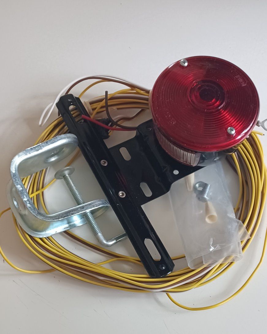 2 New Trailer Taillights