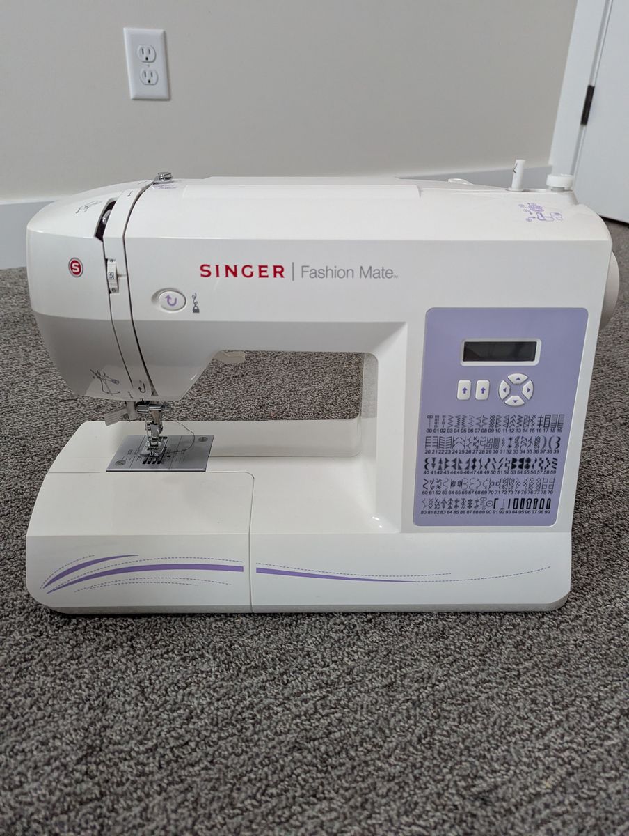 Singer Fashion Mate Sewing Machine 