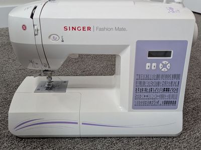 Singer Fashion Mate Sewing Machine