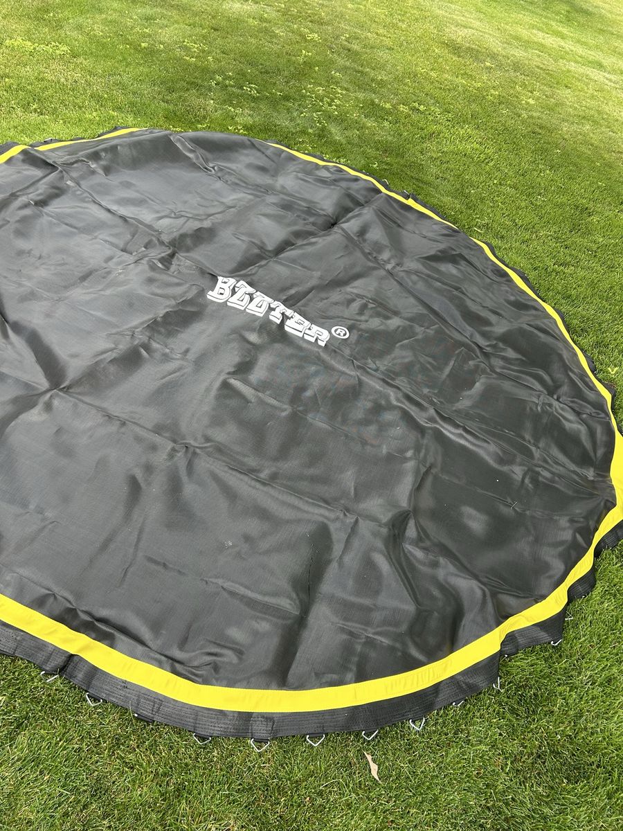 Trampoline mat