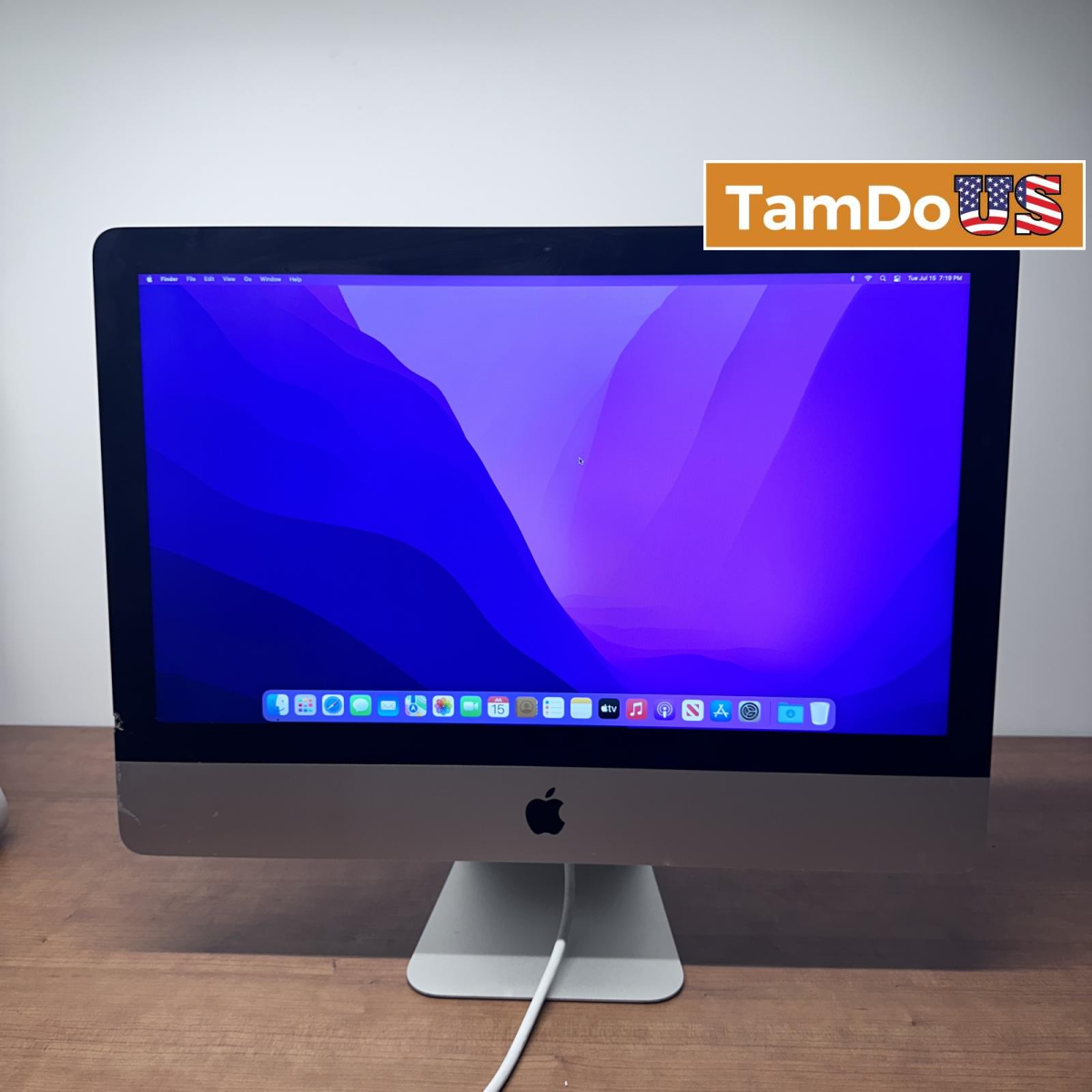 iMac (21.5-inch, Late 2015) Intel Quad-Core i5, 8GB, 1TB Storage*Please READ*