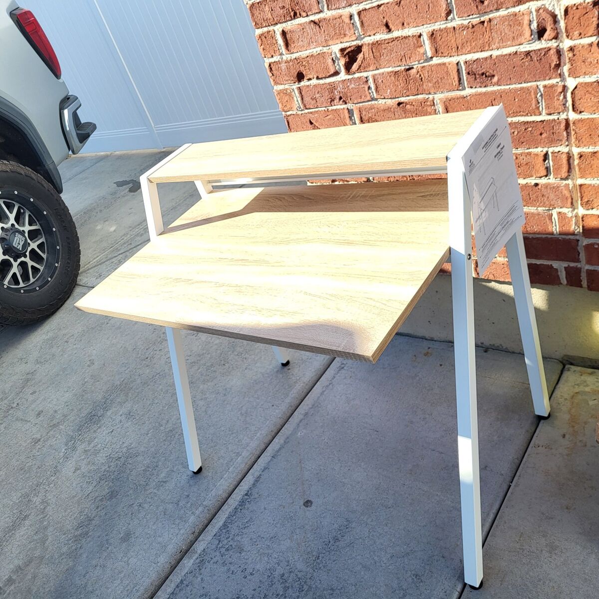 Safco Writing Desk  White- Qty-5