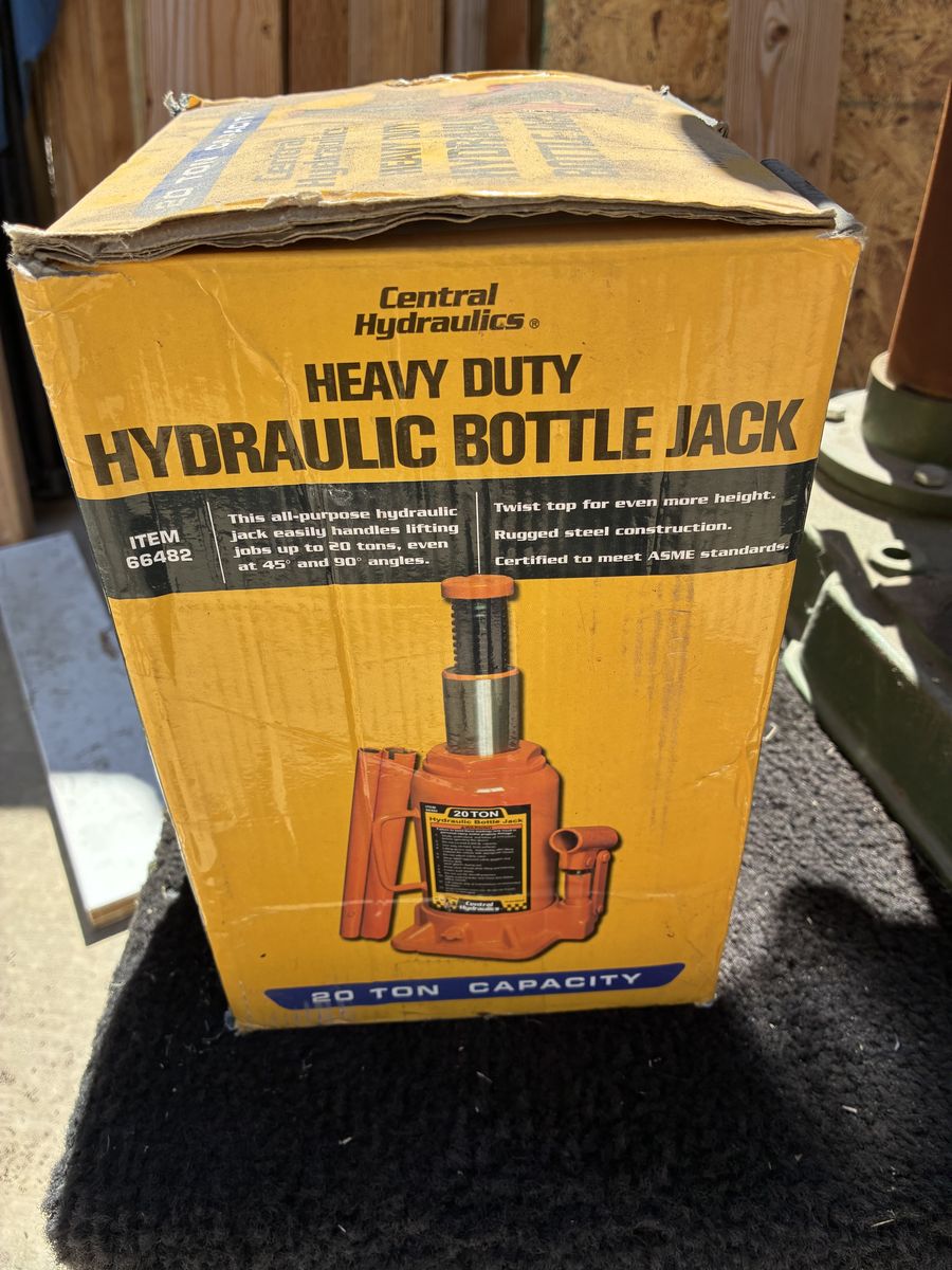 Hydraulic bottle jack