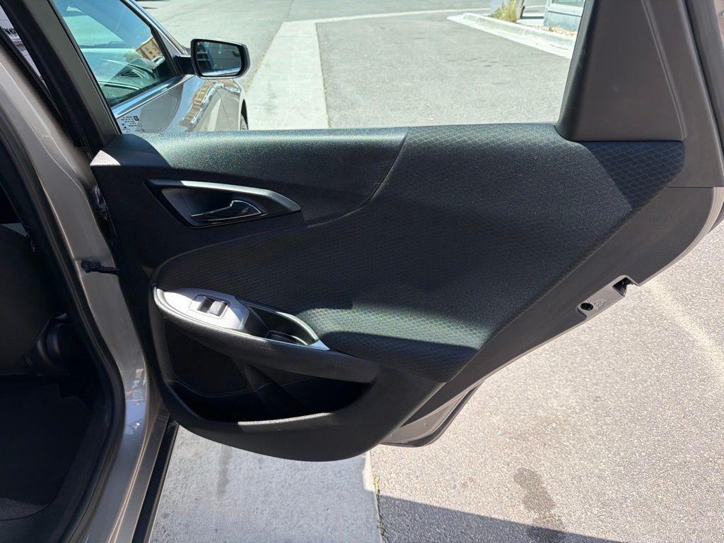 Main image 24