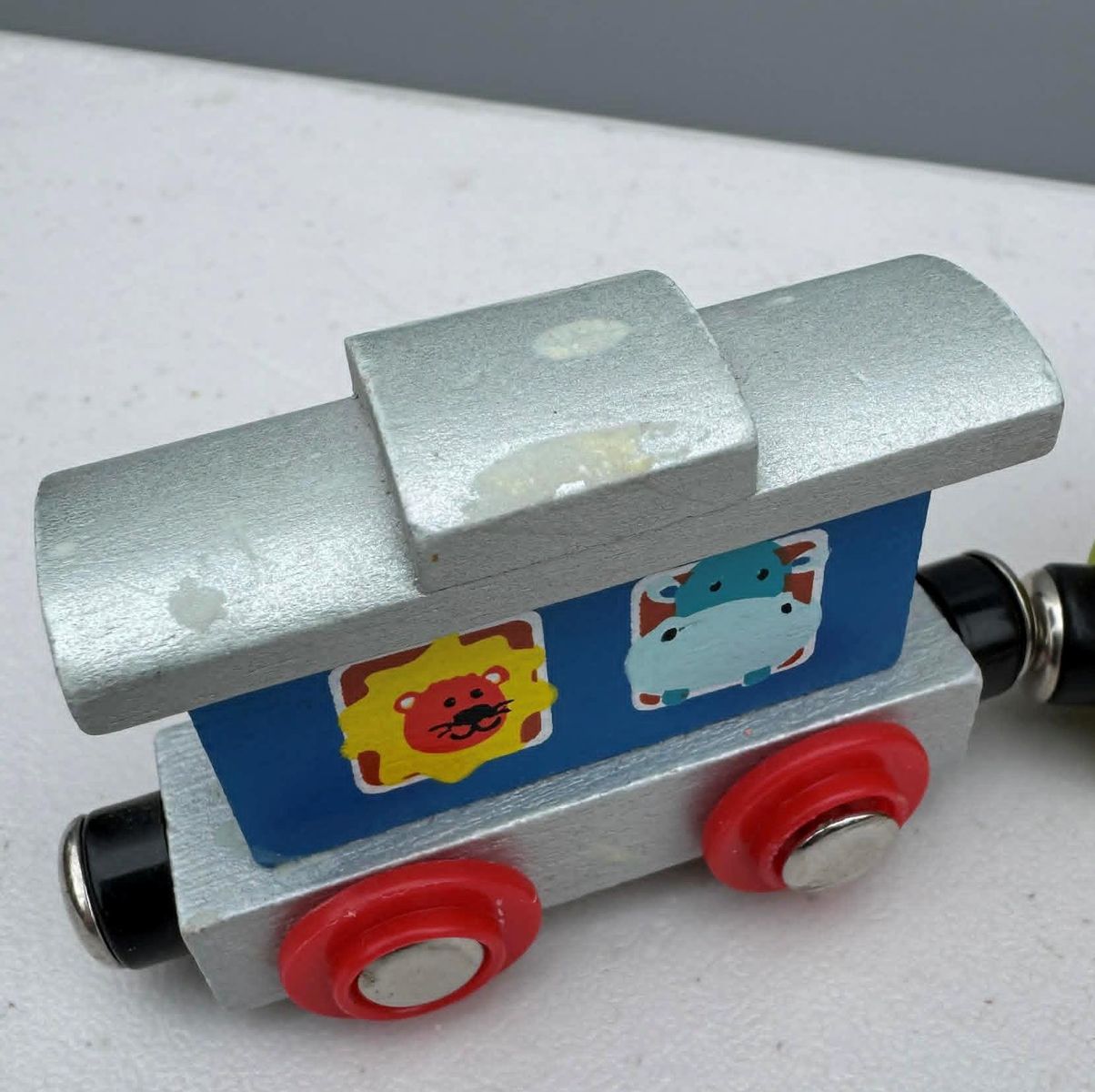 Main image 4