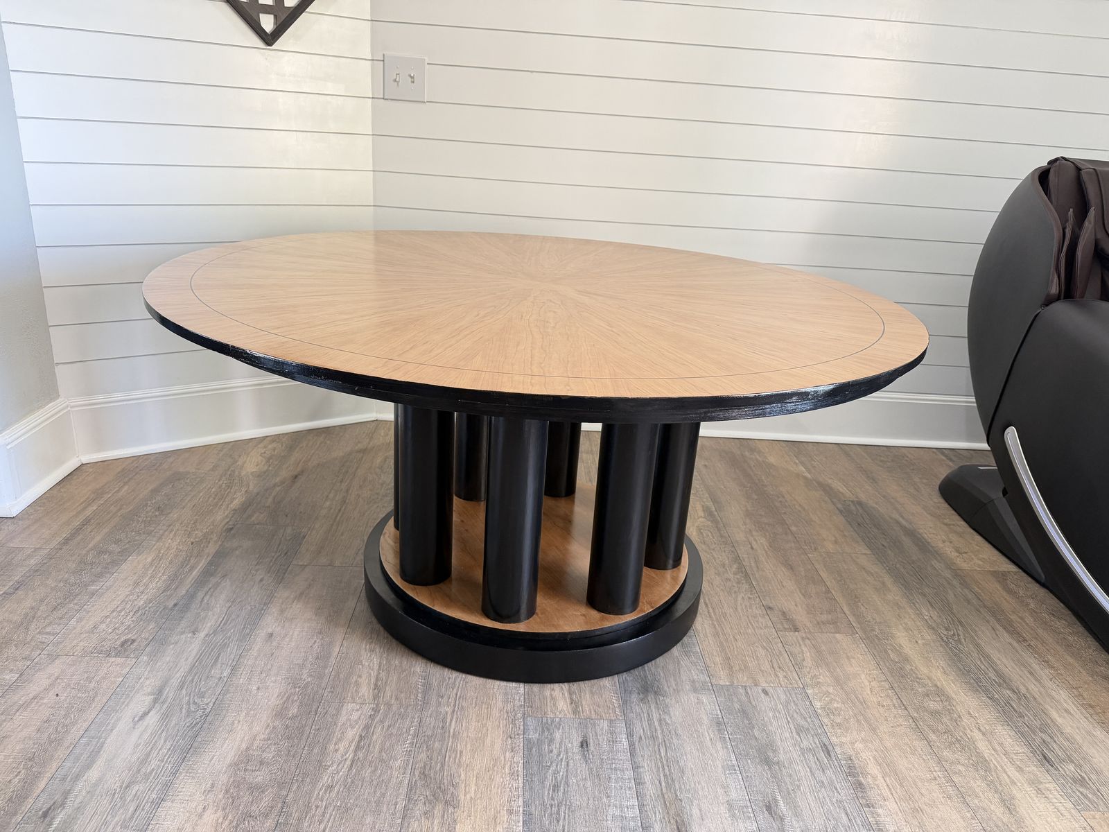 Modern Round Dining Table 