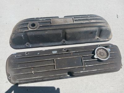 Finned Aluminum Valve Covers small block Ford