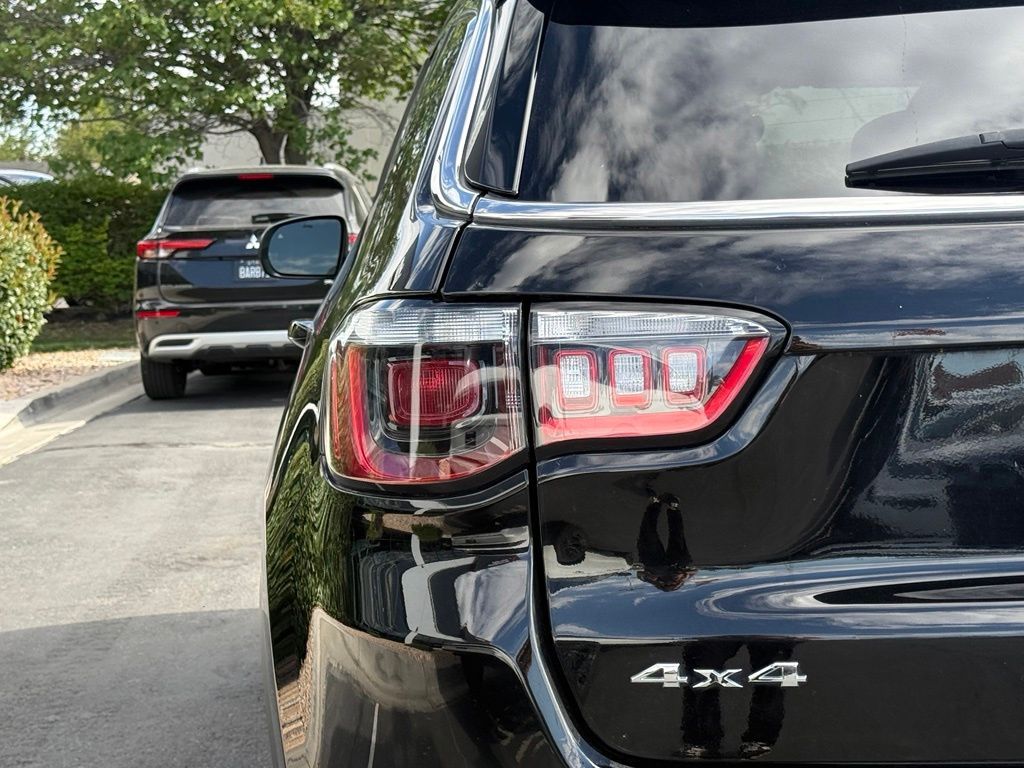Main image 33