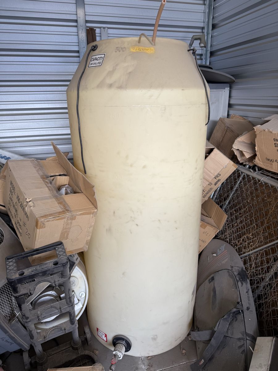 300 gallon water tank