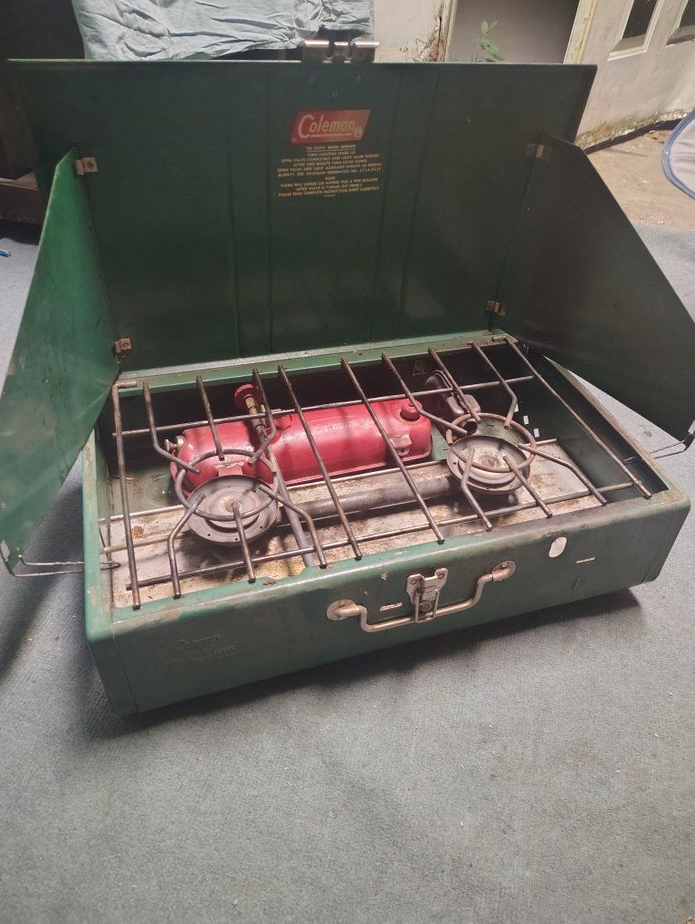 Coleman 2 burner stove