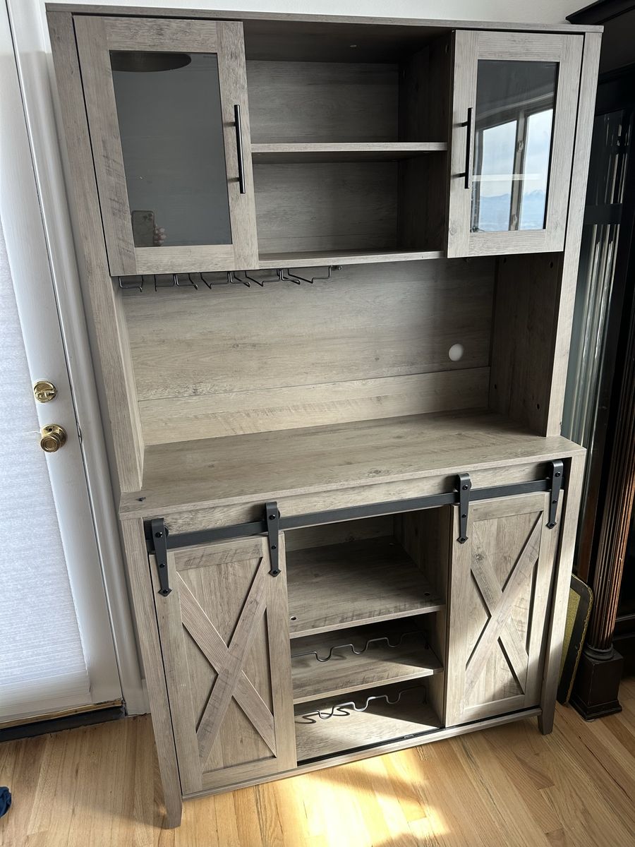 Farmhouse wine bar thing