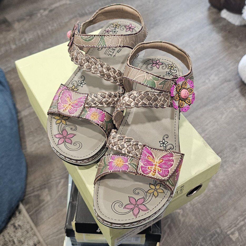 New Womens L'ARTISTE Comfort Sandle Size 6.5-7